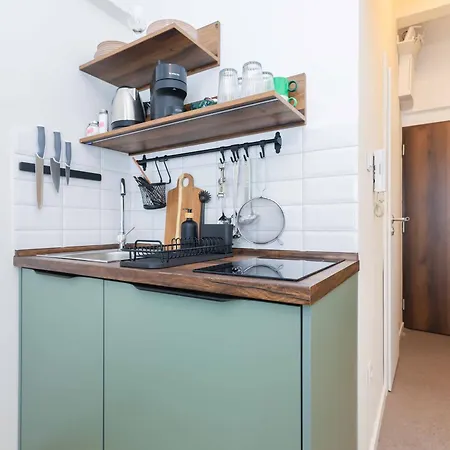 Cozy Next To Bus Station With Perfect Views 브라티슬라바