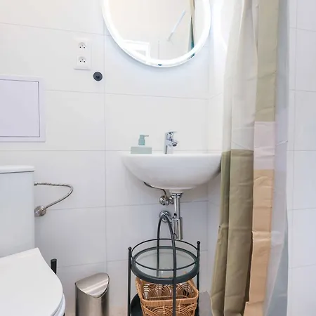 Cozy Next To Bus Station With Perfect Views Апартаменты Братислава