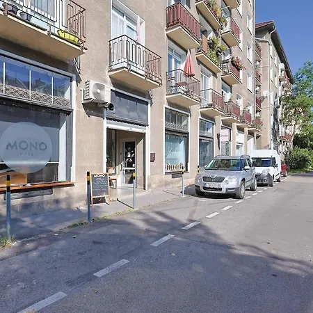 Cozy Next To Bus Station With Perfect Views ברטיסלאבה